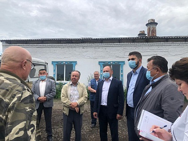 Депутаты Законодательного Собрания встретились с сельхозпроизводителями Аларского района   